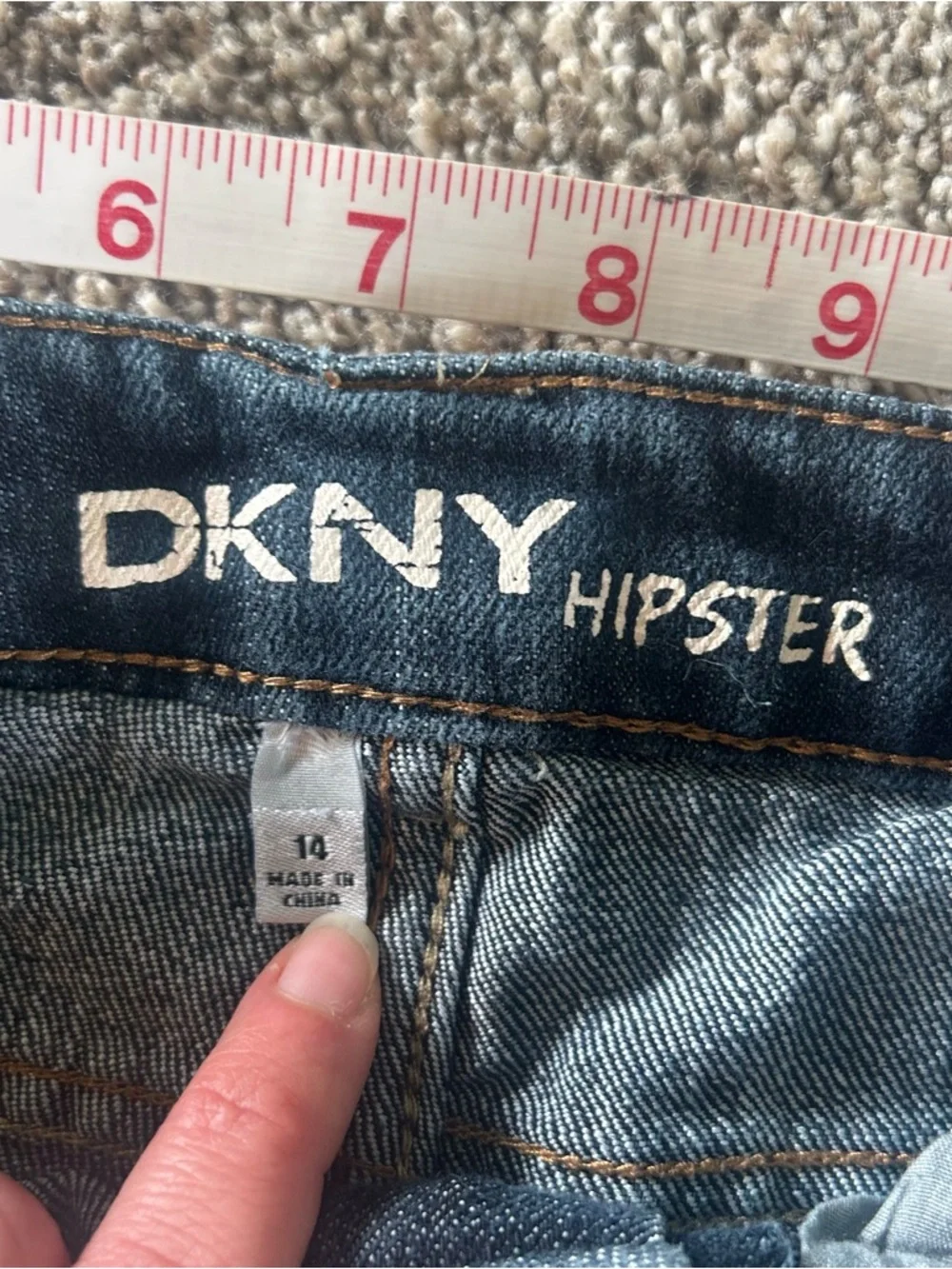 [DKNY] Hipster Skinny Jeans